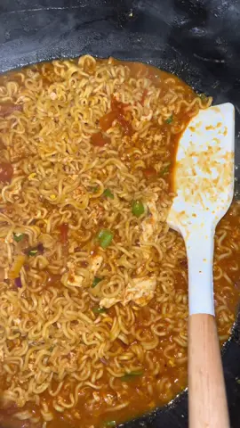 Indomie kuah pake bumbu mie aceh yg mau bumbu nya co di keranjang kuning👇#mieacehviral #bumbumiaceh #alatmieserbaguna 