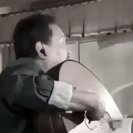 واسمحي لي بالرحيل بلا تذاكر وأمتعه..#محمد_عبده #fyp #اكسبلور 