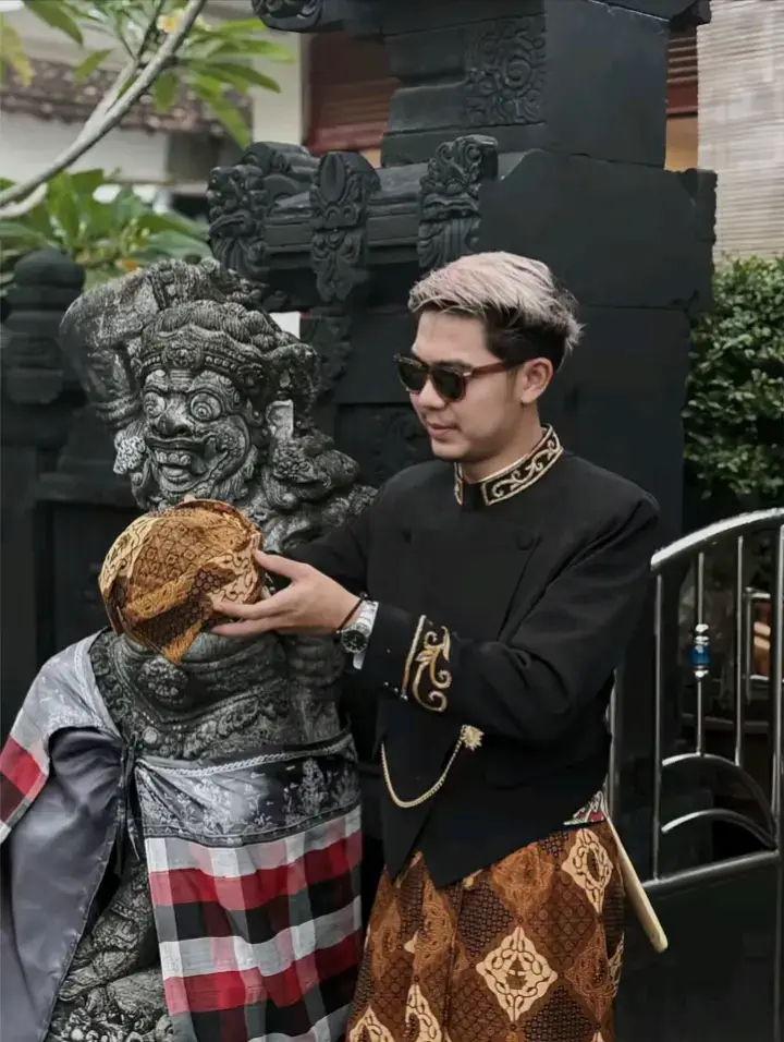gnteng bngt si mas pake adat jawa🤩 #garudawisnusatriamuda #gwsmlovers👹 #firmanboy00💘 #boy #jawapride @BOY REAL. 
