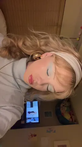 60s loosely inspired makeup look          ##makeup##60s##fyp##fashion##hair