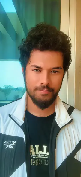 #Efect-raincoat-12v#AI #tiktokaifilter #foryouu #foryourofficialforyoupage 