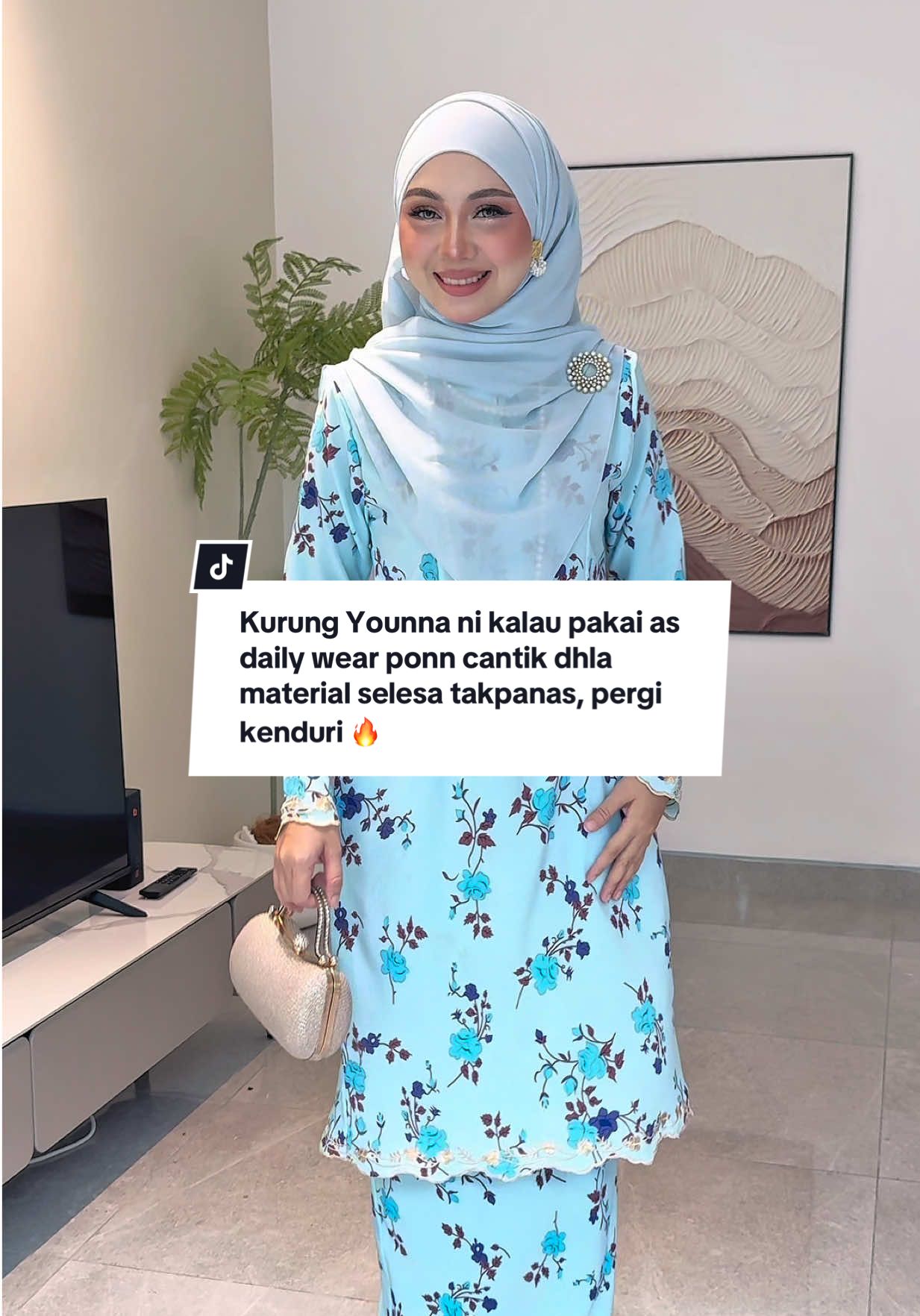 Kurung Younna ni kalau pakai as daily wear ponn cantik dhla material selesa takpanas, pergi kenduri pon lawo dooh 🥰🔥 Jngn lupa join live launching esok Khamis jam 9pagi tau 📍 #nfhboutiquegallery #kurung #bajuwanita #kurungcantik #kurungmurah 