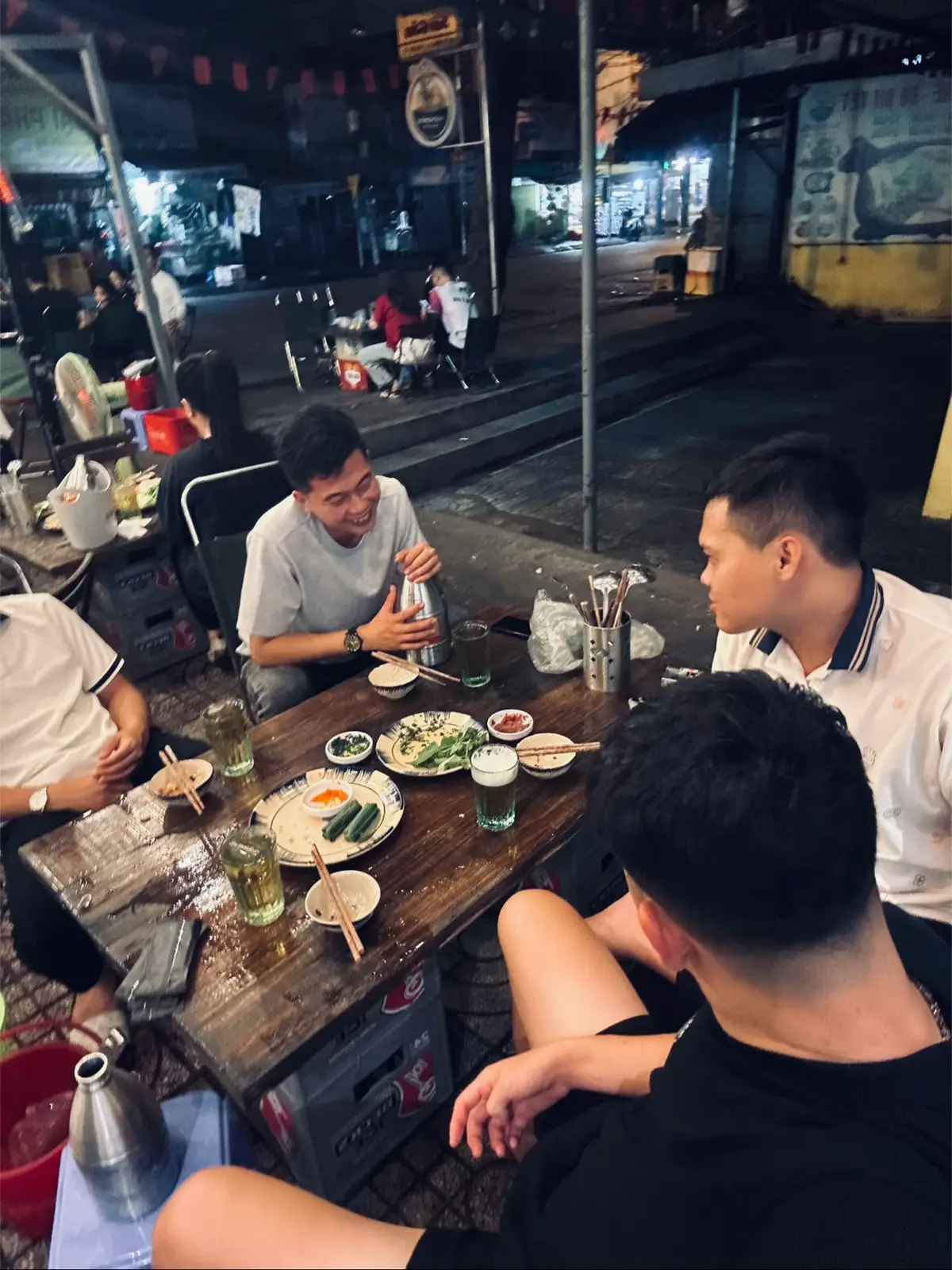 Điện thoại giờ toàn ảnh nhậu à 😆 #tamtrang #fyp #say 🍻