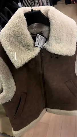 Best half jacket I’ve seen in a while  #ootdinspo #fypdeutschland #microinfluencertiktok #autumnoutfits #autumnfashion 