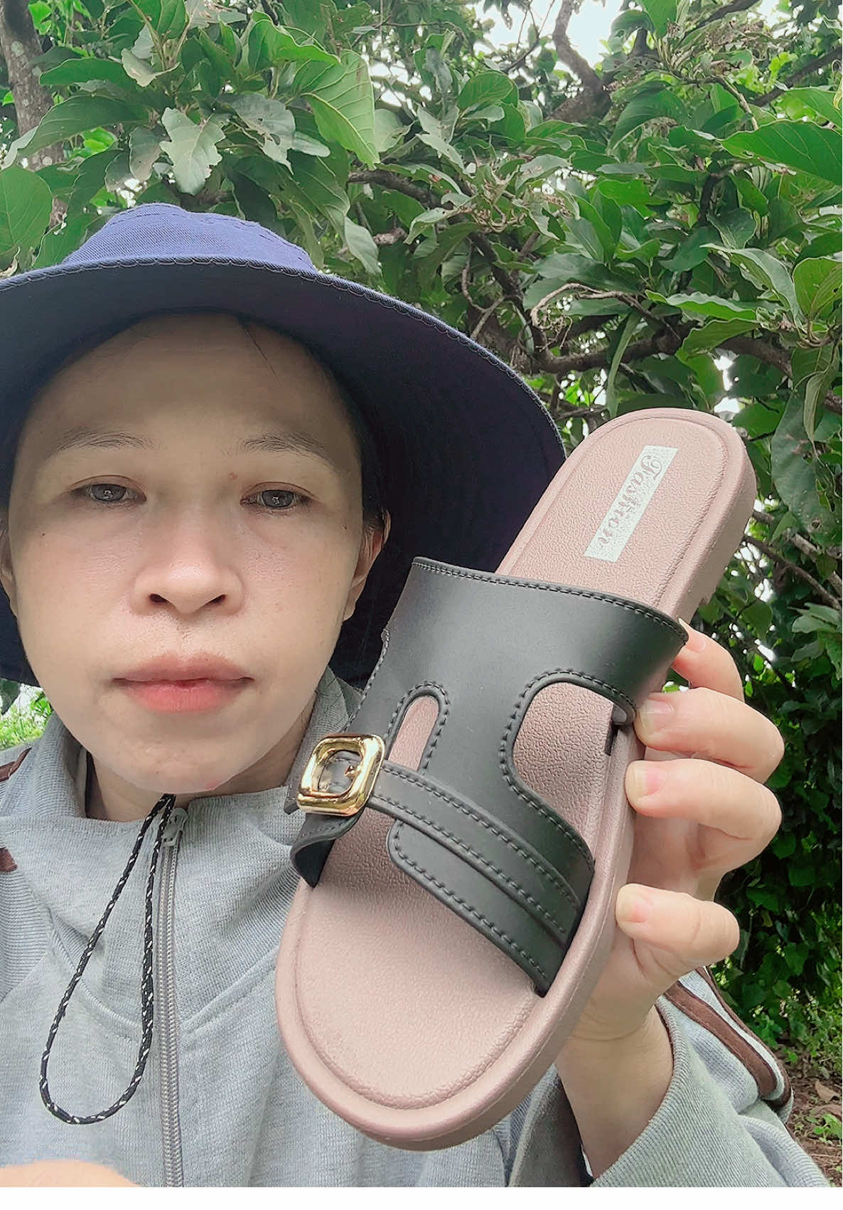 Dép lê quai ngang gắng khoá #videpxinh #depnu #giaydephottrend  @vy dép xinh 