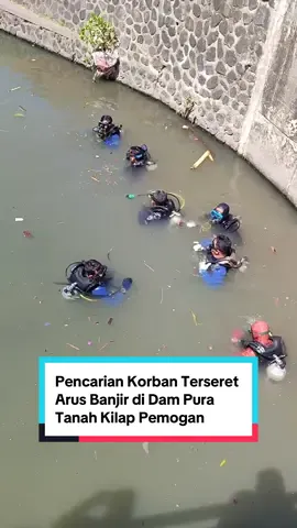Balawista BPBD Kota Denpasar bersama penyelam masyarakat serangan melakukan pencarian korban terseret arus banjir di Dam Pura Tanah Kilap. Video : BPBD Denpasar #infodensel 