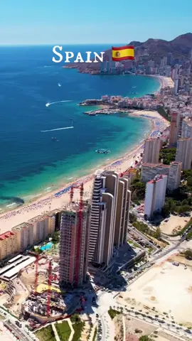 Do you like Spain? 🇪🇸😍 #madrid #wheretovisit #traveltiktok #foryoupage #tour 