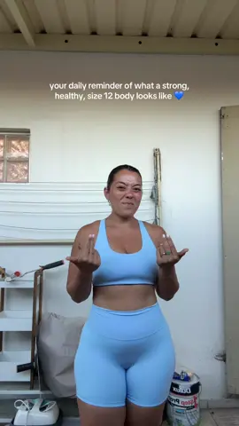 feeling strong and CONFIDENT in my body after years of hating it 🥹😭 @MUSCLE REPUBLIC  dc: Alicia (colourway launching soon… 👀) #20s #late20s #midsize #OOTD #gymfits #size12 #stronggirls #gymgirls 
