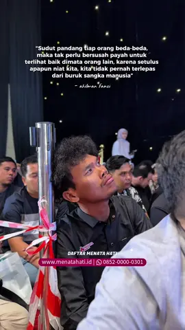 Gak semua orang akan paham niat baik kita. Kadang yang mereka lihat cuma bagian kecil dari cerita kita🥹 Jadi jangan lelah membuktikan diri di mata manusia, cukup fokus menata hati di hadapan Allah✨  Karena Dia yang paling tahu, bahkan saat dunia salah menilai🥰 Temui perjalanan hatimu bareng Menata Hati yuk!!  ___________________________ JADWAL EVENT MENATA HATI SELANJUTNYA :   Makassar = 21 September  Bandung = 12 Oktober  Umroh Menata Hati = 18 Oktober Jakarta = 02 November Denpasar = 09 November  Daftar yuk!  Klik link di bio yaaa😉 #menatahati #ahilmanfauzi #ustadzhilmanfauzi #menatahatimedan #menatahatimalang