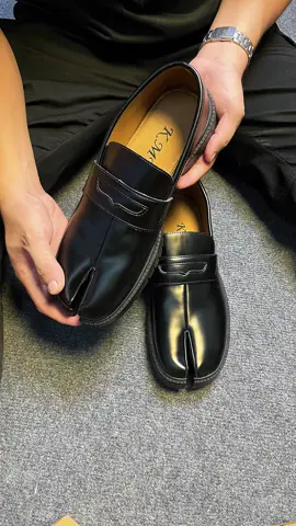 KMY Tabi Loafers Matte Black