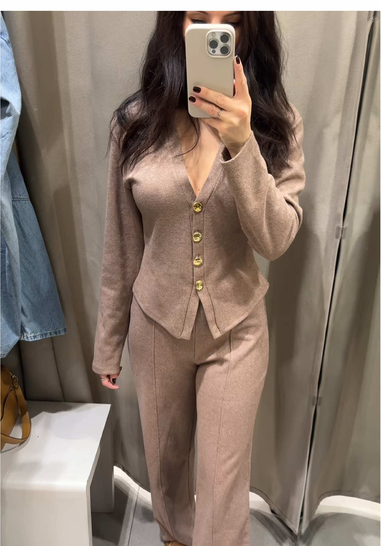 Corri da @ZARA per il coordinato perfetto per l’autunno 😍 Disponibile in 3 colori  #zaraoutfit #zarafinds #cordset #autumnoutfits #autumnstyle 