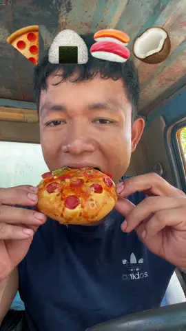 Eat in the car🍕🍙🍣🥥💧#EAT #MUKBANG 