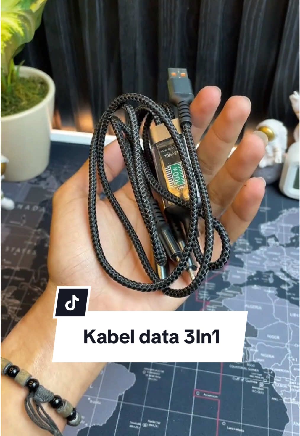 Kabe data ini sudah fadt charging dan support 3in1 loh, Kabelnya juga sudah dilapisi oleh 3 papis kain #kabel #kabeldata #kabeldata3in1 #fastcharging #kabel 