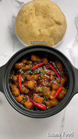 Cách để nấu nồi thịt kho tiêu đậm đà, thịt mềm, lên màu chuẩn mà không cần ướp thịt trước #food #thitkhotieu #monngonmoingay #xuhuong #chonggiatruong 