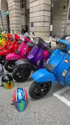 Warna Warni Johorean Vespa Club di Event MBG Pineng 2025 🛵.. 🩷❤️🧡💛💚🩵💙💜🖤🩶🤍🤎 #johoreanvespaclub #mmkperformance #mbg2025 #vespa #fyp 
