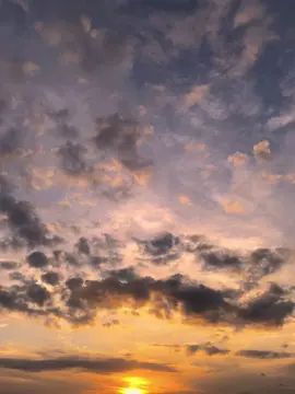 diaa begitu indah yah sampai’ aku tak pernah bosan melihatnya 