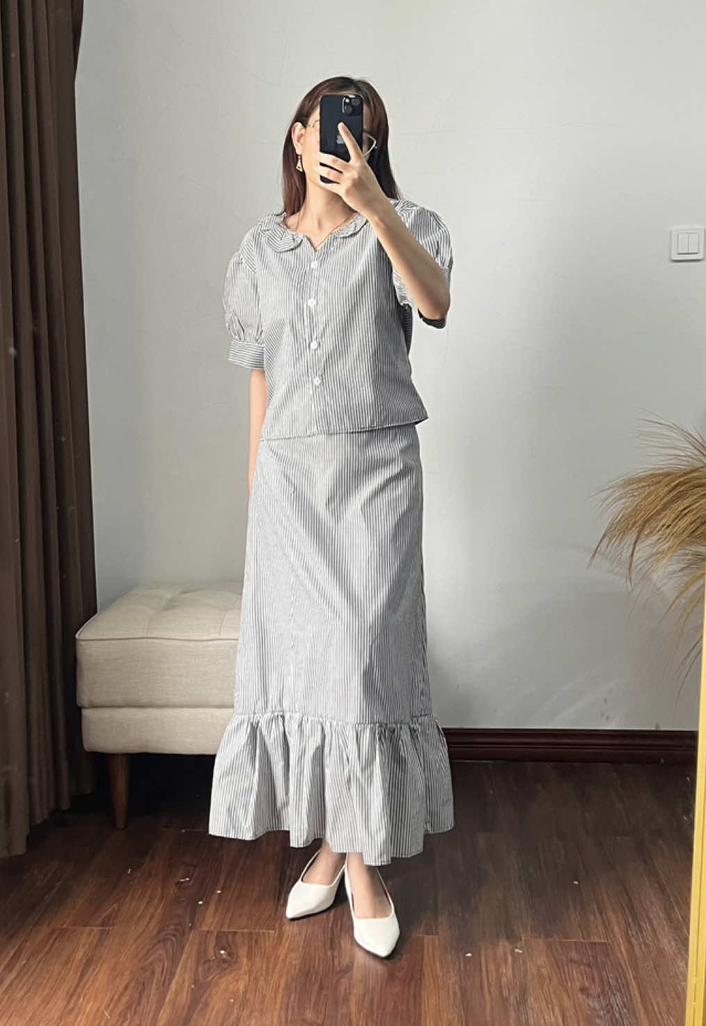 Ga bingung milih outfit lagi, kalau somi blouse sama sena skirt bisa di pake bareng gini,  Checkout dua duanya biar bisa di pake bareng🤗 #stripeshirt #skirtoutfits #outfitcheck #kemejastyle #ootdfashion #rokpanjang 