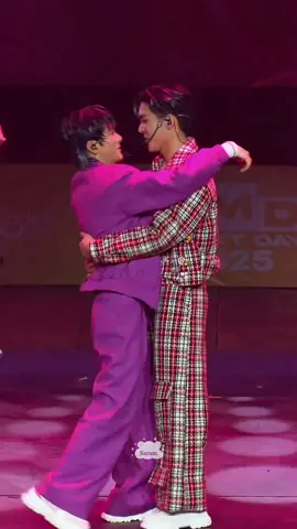 น่ารักน้อยลงหน่อย(Cuteless) - AuauSave @auautnp @savewrg #dmdsportday2025 #dmdsportday #Auausave #auautnp #savewrg #อู่อู๋เซฟ  どうしてもズームした状態で見たくて再編集🥺