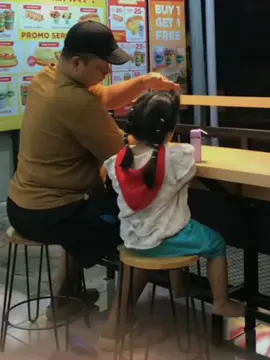 tentang ayah dan putri kecilnya 🥀#fypシ゚ #ayah #sadstory #bismillahfyp #fypシ゚viral 