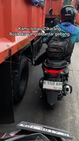 Tiap hari bertarung dengan truk sampah #kulipabrikcikarang #bantargebang #kulipabrik #fyp 