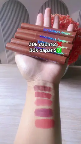 LIP GLAZE 30k dapat 5, waterproof pula😍 para pecinta percoklatan sini kumpul🫶🏻😍🥰 #lipsglaze5in1 #lipstic #30ribudapat5 #lipstik30rbdapat5 #lipstikcoklat #1setisi5pcs #lipsglazeset #chocolatelipglaze5in1set ##chocolatelipglaze5pcs #chocolatelipglaze #lipstikglazechocolate #fyp #fyppppppppppppppppppppppp #fyppp #fypage #masukberanda #viral #fypシ 