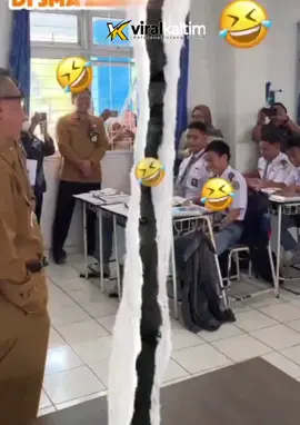 MAMAKAN bergizi gratis (MBG) program Prabowo-Gibran di Kutai Timur akhirnya direalisasikan. Meskipun progran ini dianggap kotra lantaran diduga menjadi salah satu penyebab efesiensi di semua daerah termasuk Kutim.  #jangkauan #MBG #kutaitimur #prabowo #jangkauan 