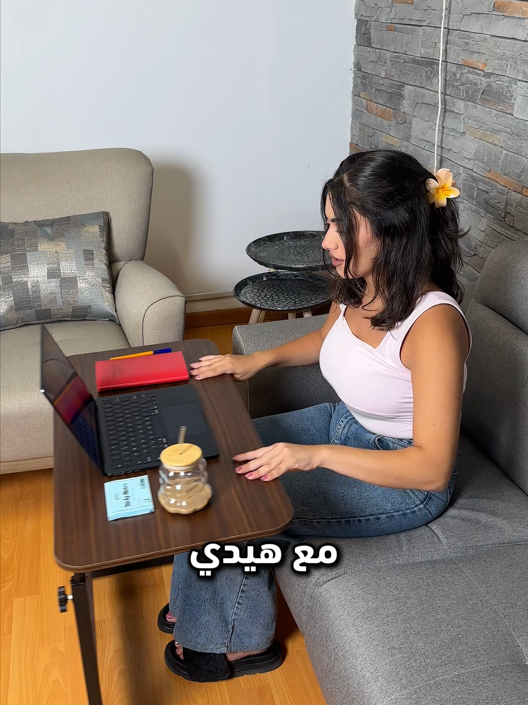 طاولة مكتب بارتفاع قابل للتعديل تناسب البيت والمكتب 🏠💻 سهلة التحريك مع عجلات بتلف 360° وقابلة للقفل 🔒✨ تستخدم للدراسة، الشغل أو حتى للفطور عالسرير 🍳📚 Product Code: ngdx3308 #desktable #desk #table #laptop
