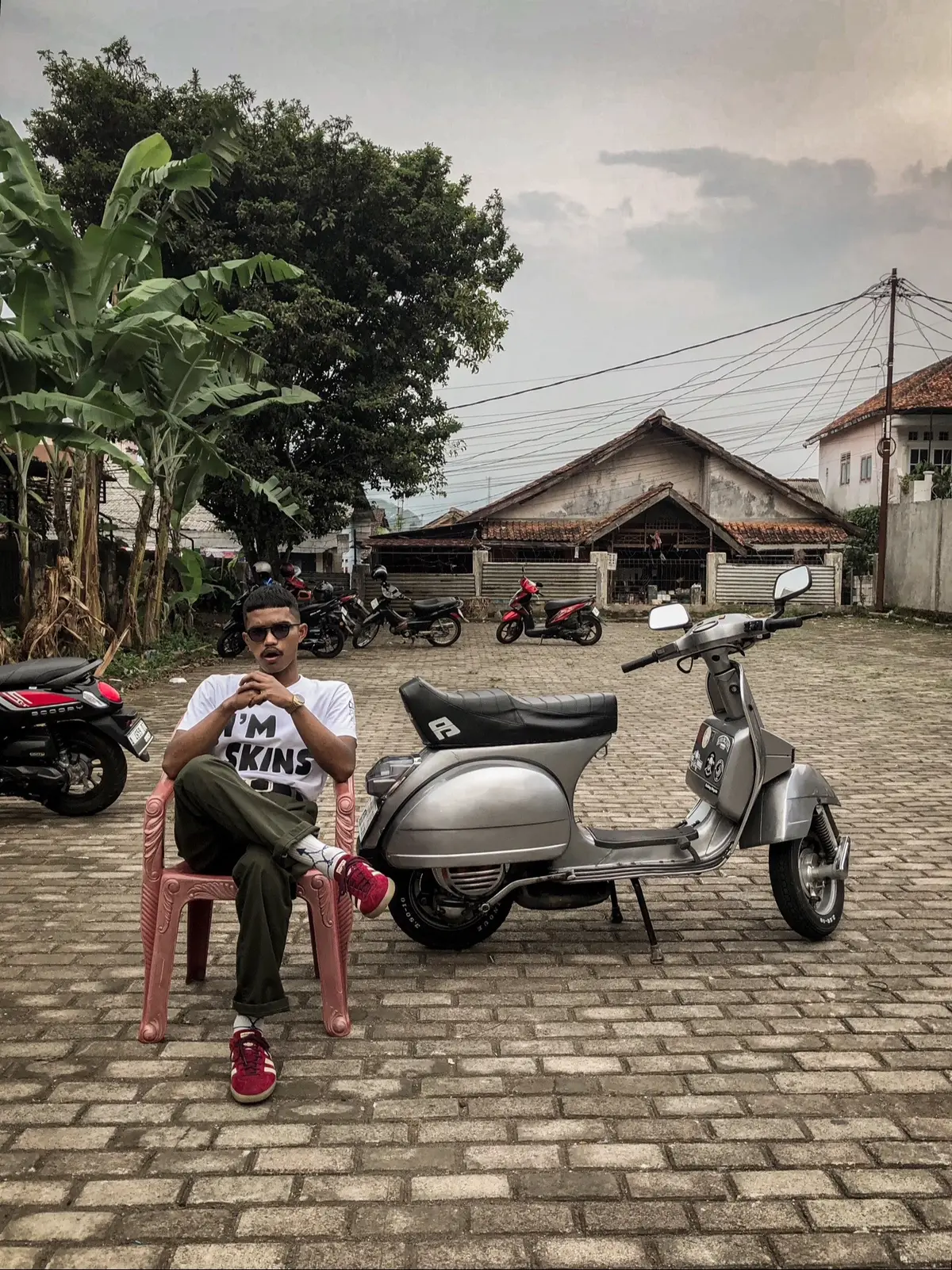 September s nya apa??!!  #vespaindonesia #casualoutfits #adidas 