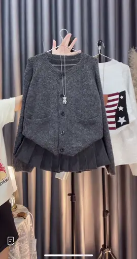 Set Bộ Nữ Áo khoác len có túi mix chân váy dạ xếp ly form bồng xoè #minhmia #setbonu #setthudong #aokhoaclen #chanvayda 