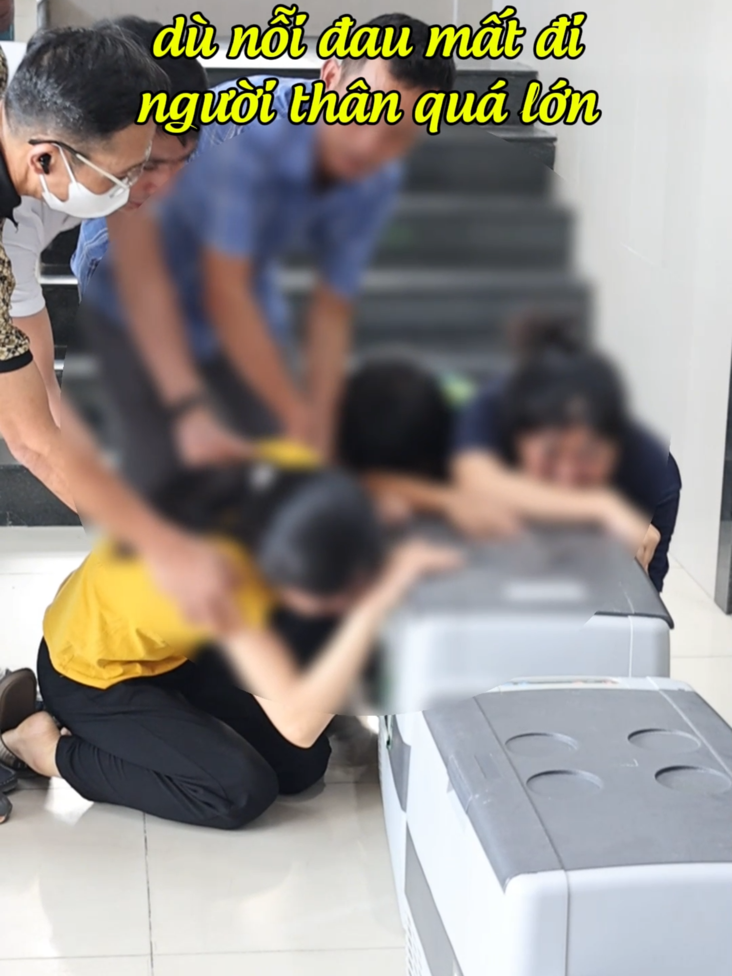 Khoảnh khắc tạm biệt người chồng, người cha mang sứ mệnh cao cả - hiến mô, tạng cứu người #BenhviendakhoatinhPhuTho #xuhuongtiktok #hientangcuunguoi #LearnOnTikTok #hientang #chodilaconmai❤️❤️❤️