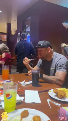 Waiter taking food away prank😂#scarecam#fyp#prank#funmyvideo