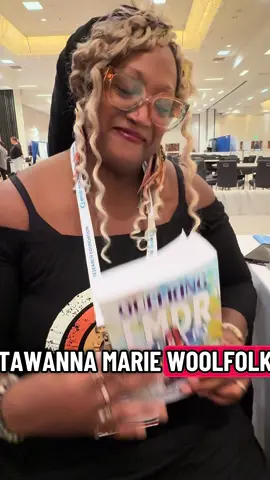 Queering #EMDR contributor Tawanna Marie Woolfolk speaks about her chapter on the healing power of self-disclosure #therapistsontiktok #fyp #Lgbt 