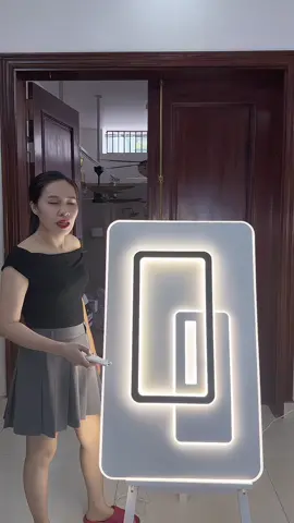 đèn ốp trần size to sáng mẫu mới đẹp lắm các bác ah.  #oanhoioanh  #tongkhođen #đentrantrangtri 