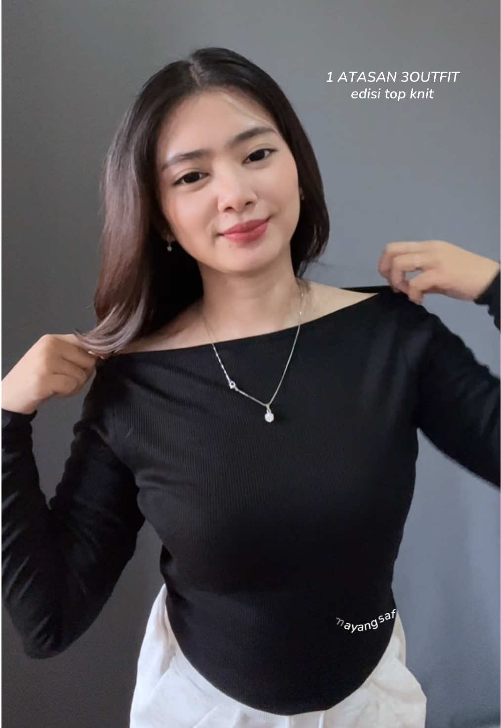 normalisasikan repeat outfit gapapa 1 top basic tapi celana ganti2 😚 #topknit #atasanwanita #knittop #fittedtop @Mona.idn 