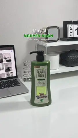 từ khi dùng em này tóc mượt ra hẳn luôn á#daugoi #daugoithaoduoc #nguyenxuan #daugoiduongtoc #daugoithiennhien 