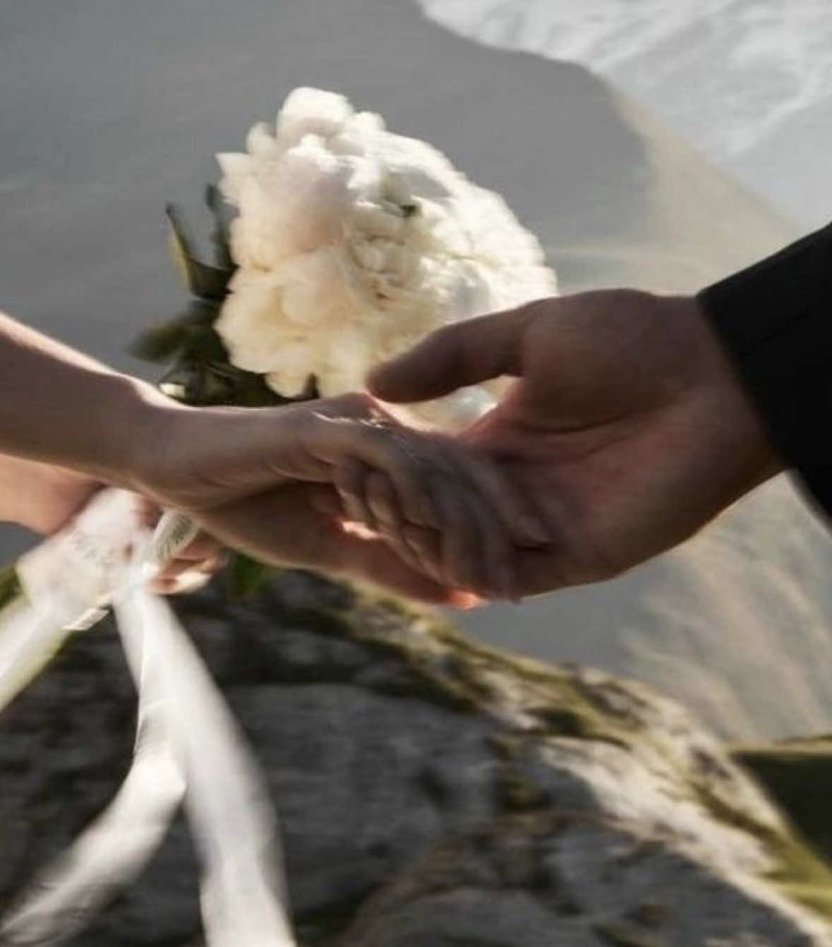 Tu Evina dilê min bûy, Tu hêviya Emrê min bûy… #kurd #kurdish #kurdistan #Love #stranekurdi  