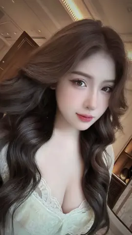 Anh là chàng trai nhìn xa trông rộng… Em là em bé nhìn gần trông xinh 