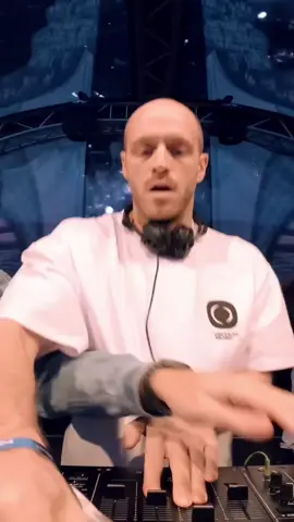 @Urbandawn returns with ‘Come Together VIP’ - landing tomorrow on Hospital Records 🤌 #hospitalrecords #electronicmusic #newmusic #drumandbass #dnb 