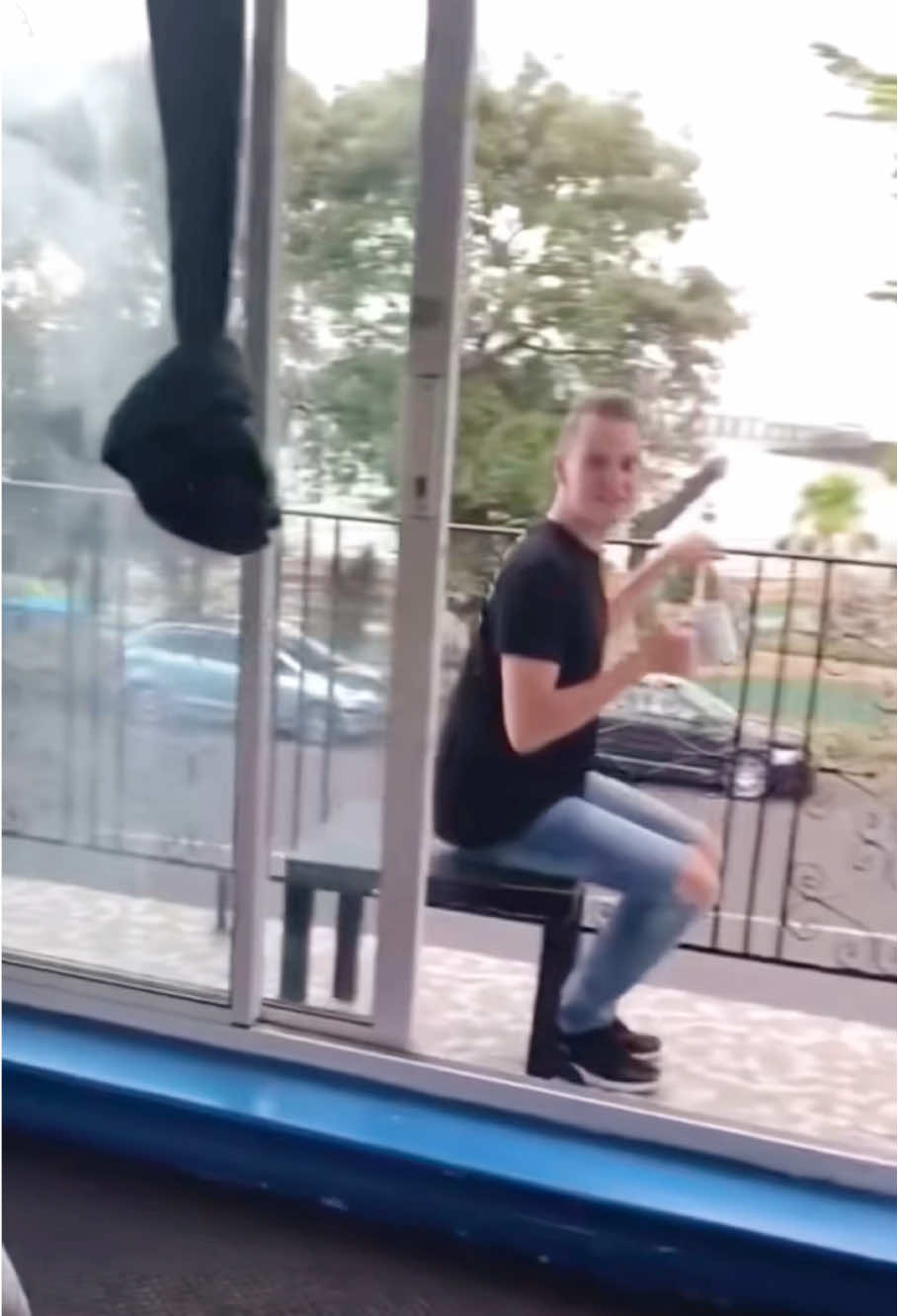Funny failure #failure #fail #failvideo #funnyfails #funnyvideos #funnymoments #funnytiktok #tiktok #foryou #fyp #fall 