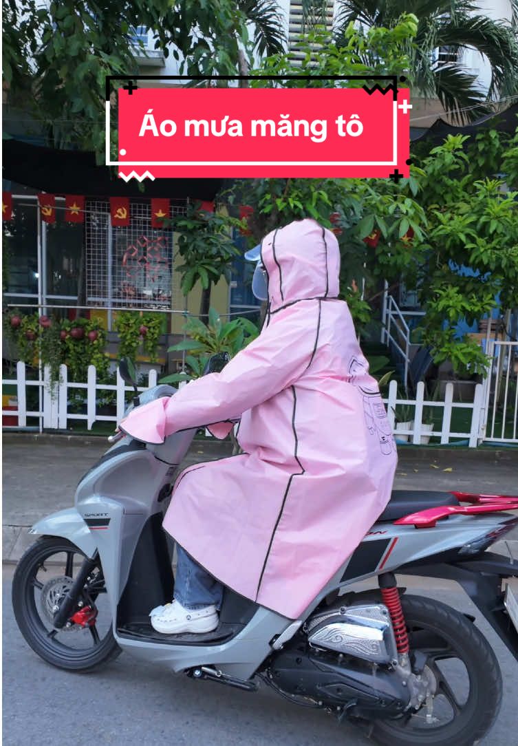 Cái áo mưa này mặc vừa nhanh vừa đẹp mà còn kín nữa, gặp mưa cứ lấy ra khoác vào là được khỏi cần cởi nón hay balo luôn | Áo mưa măng tô | Nhân check #review #nhancheck 