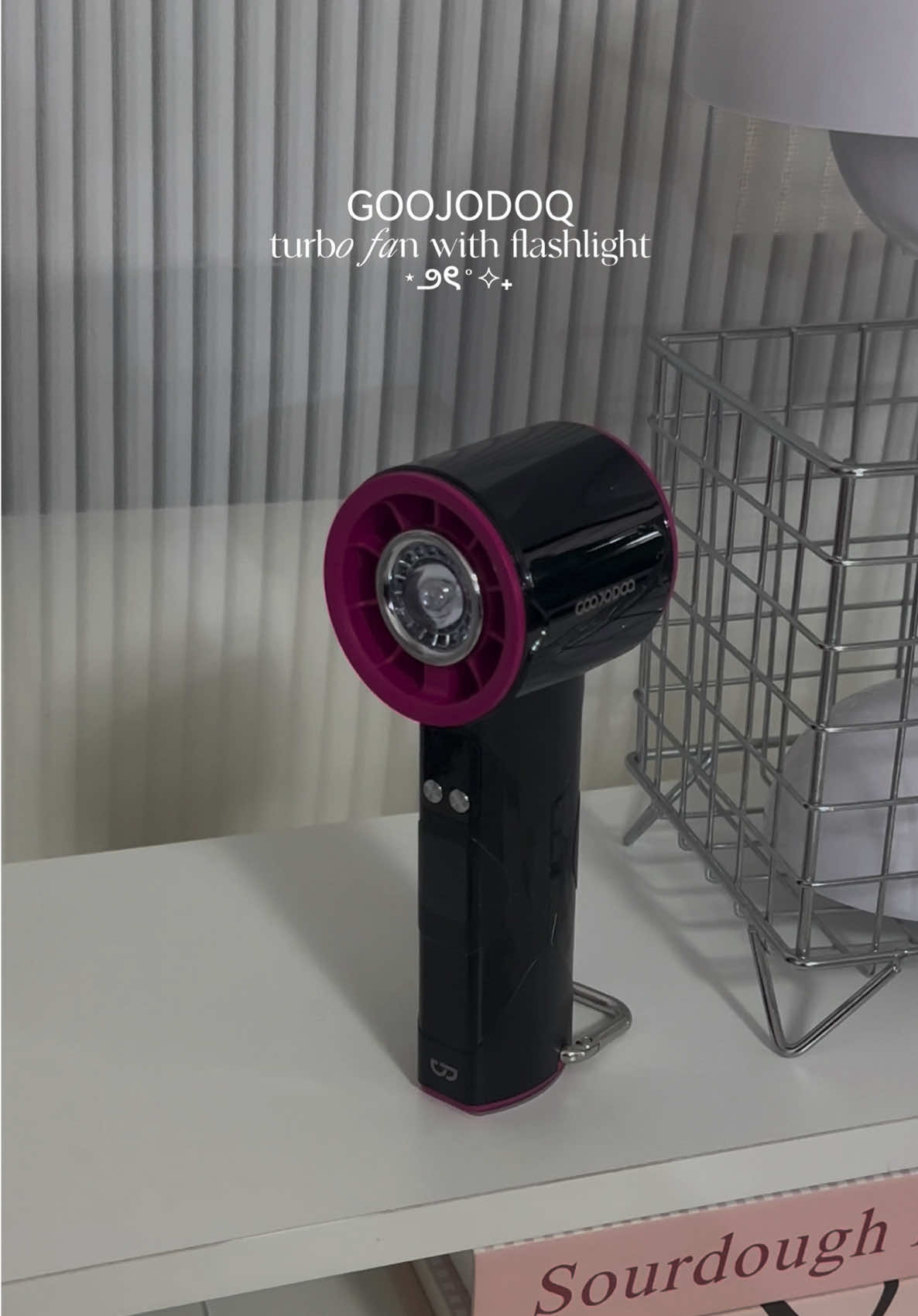 turbo fan and flashlight in one 💨🔦 @goojodoq.ph @goojodoq.store.ph #GOOJODOQchallenge #goojodoq #goojodoqfan #turbofan #minifan 