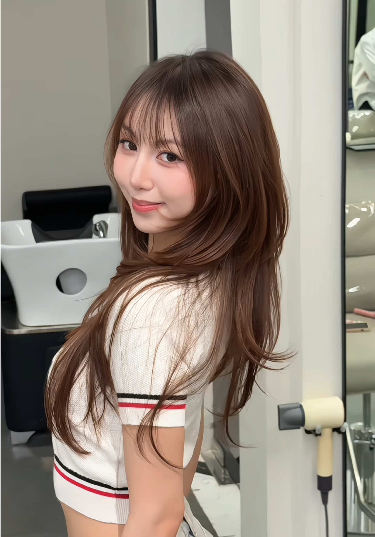 Biến hình với kiểu tóc Hush Cut cho khuôn mặt to , tròn #luxahair #bienhinh #hairtrend2025 #myhairstyle #myhairtype 