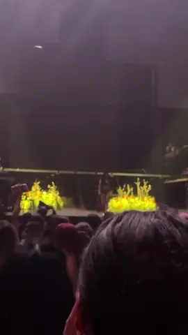 Para la que fue de unicornio, que quede grabado que fue el outfit fav de Cazzu #outfit #cazzu 