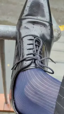 Chiều mưa 🌧👔👞🧦 #traicongso #sheersocks #sheersocksvn #fashion #trend 