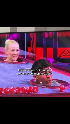 She is serving face #edda #sommerhausderstars #menners 