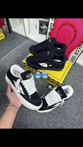 Sepatu gemuk reflective secakep inii🔥#sepatusneakers #sepatu #sepatugemuk #sepatunyala #lokalbrand 
