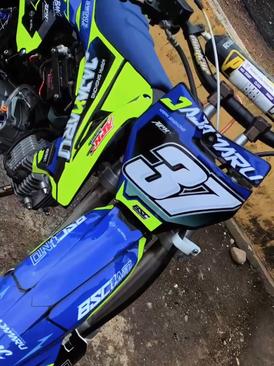 Soal decal Balap Cakep, BSC solusinya🤙😁 decal Bebek Modif Hedon Cerah braay🔥 #bscindustries #decalgrasstrack #decalkeren #decalbebekmodif #decalbodyktm 