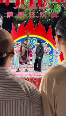 当我假装不会跳舞 被邀请上台 #秦文玚 #红温 #tiktok 