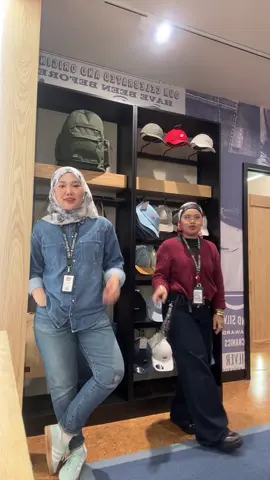 Outfit for today ft @hmidhsdra 💀 #liveinlevis 