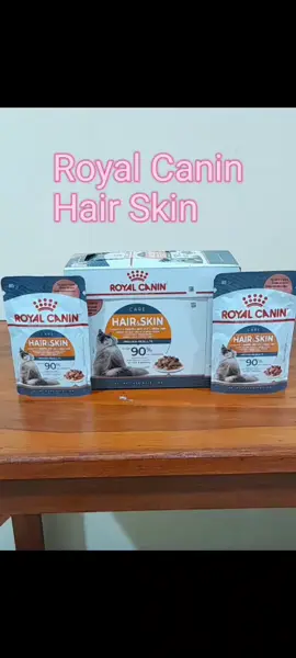 Royal Canin hair skin wetfood ini Bagus banget loh untuk bulu yg lg rontok baik krn birahi,jamur,dan alergi turunan Agar bulu anabul km kuat dan sehat  Yuk diborong rc wetfood hair and skin nya mumpung diskon 15 persen
